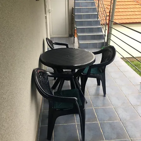 Banja Gornja Trepca-smestaj Grof Ostello